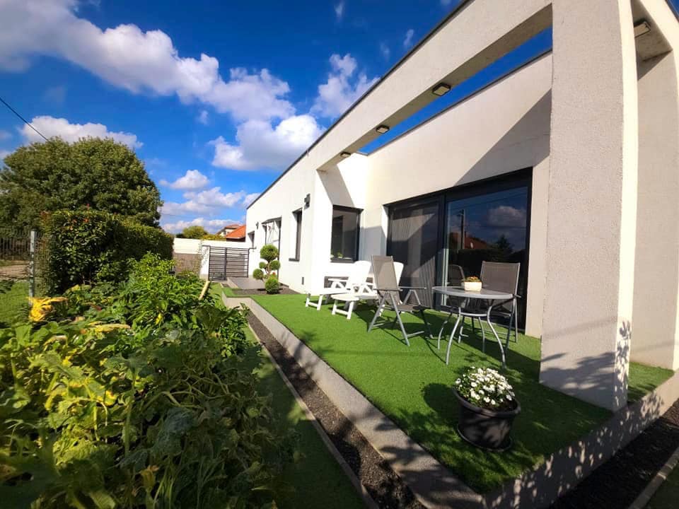 Luxus, exkluzív életkörnyezet Deszken a Marosmenti lakóparkban! Ide csak költözni kell!