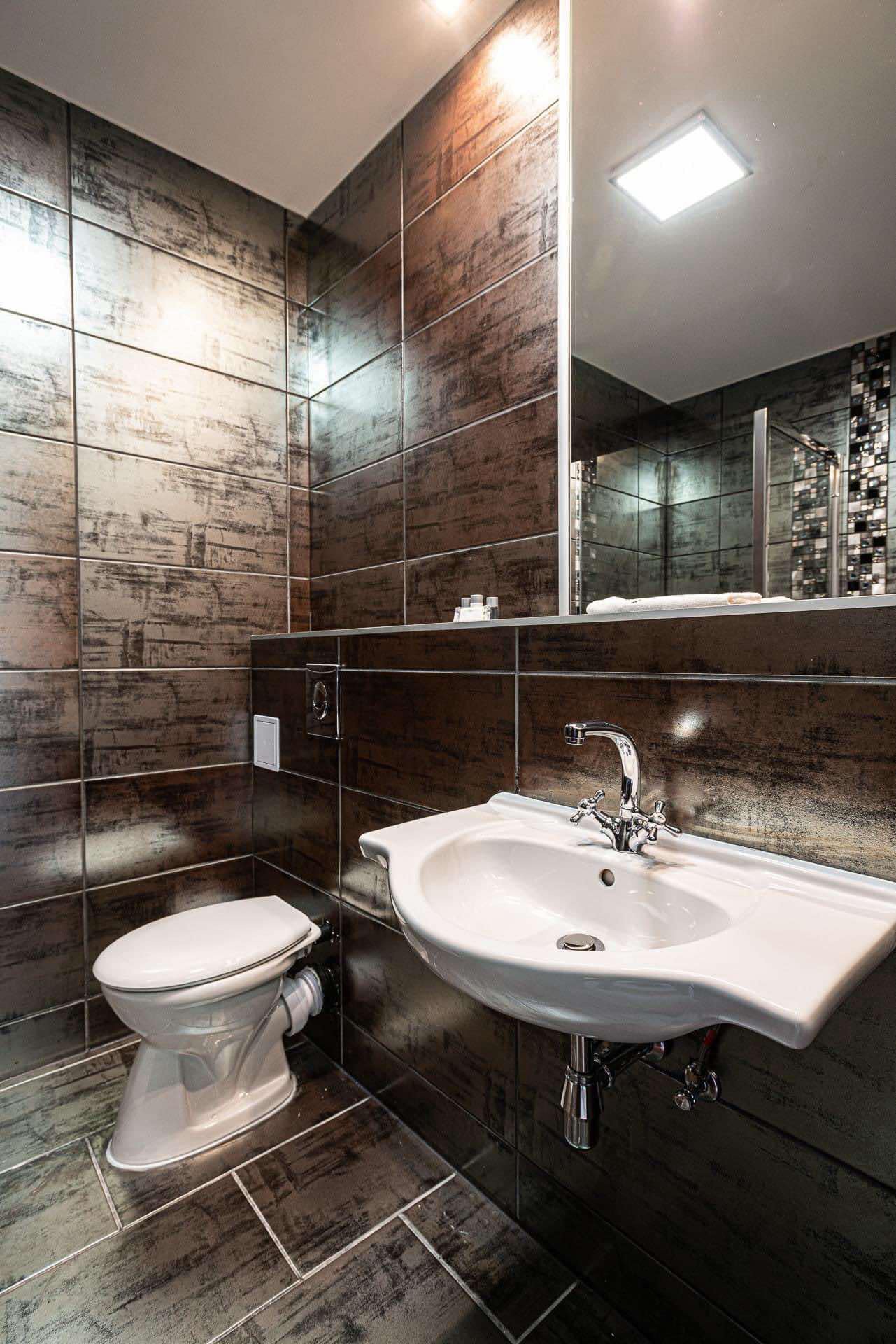 Eladó szállodaként működő, többfunkciós ingatlan Szeged belvárosához közel