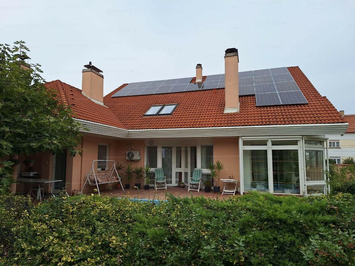 Eladó egy különleges családi ház Újszegeden!