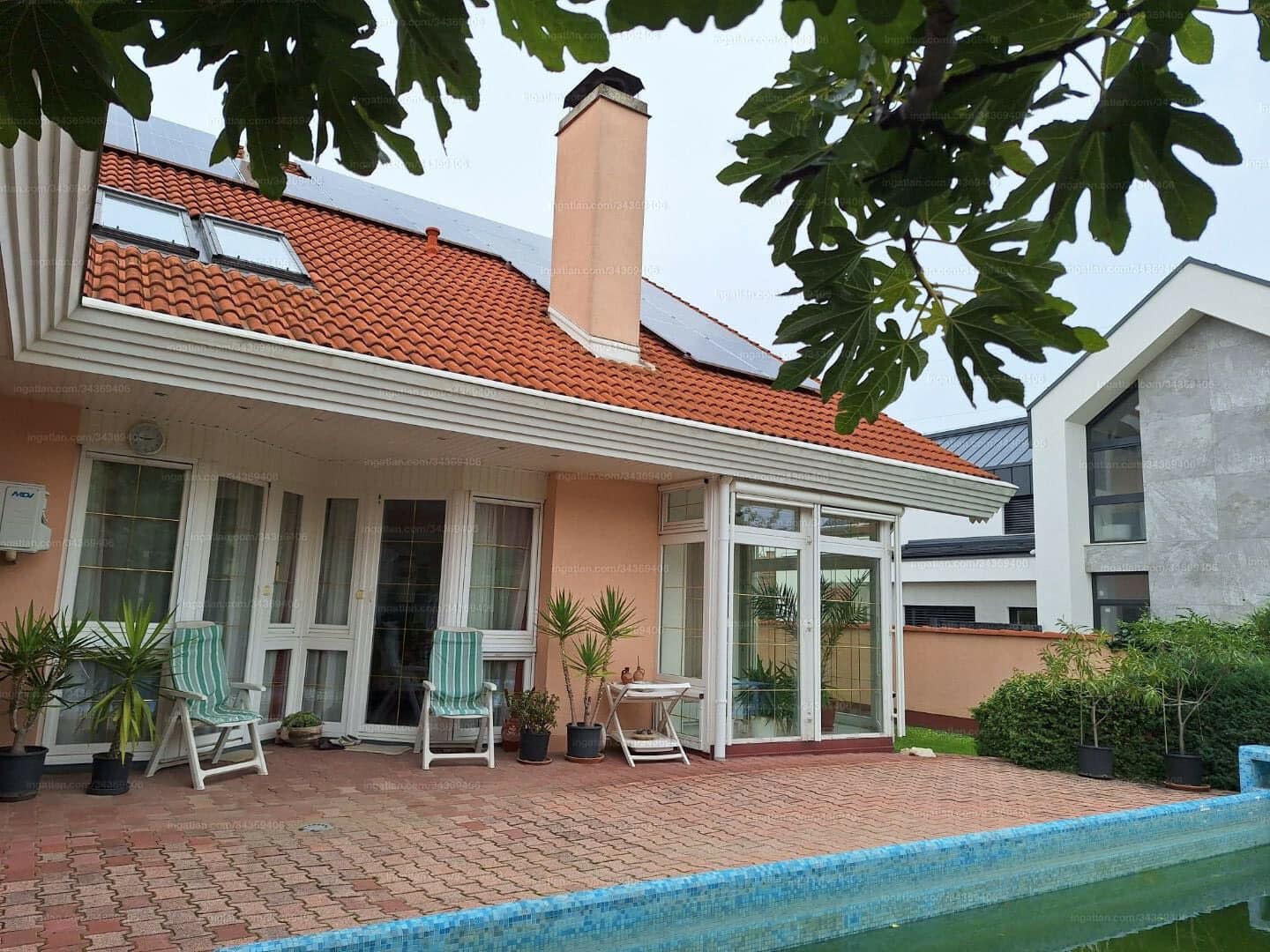 Eladó egy különleges családi ház Újszegeden!