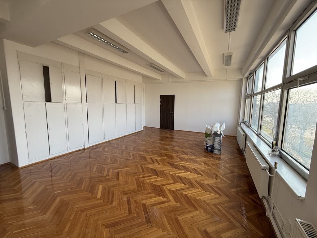 Kiadó irodák Fonógyári út