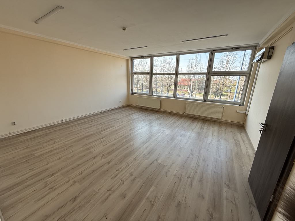 Kiadó irodák Szegeden, a Fonógyári úton!