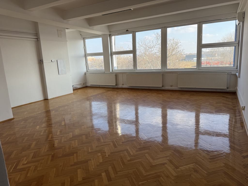 Kiadó irodák Szegeden, a Fonógyári úton!